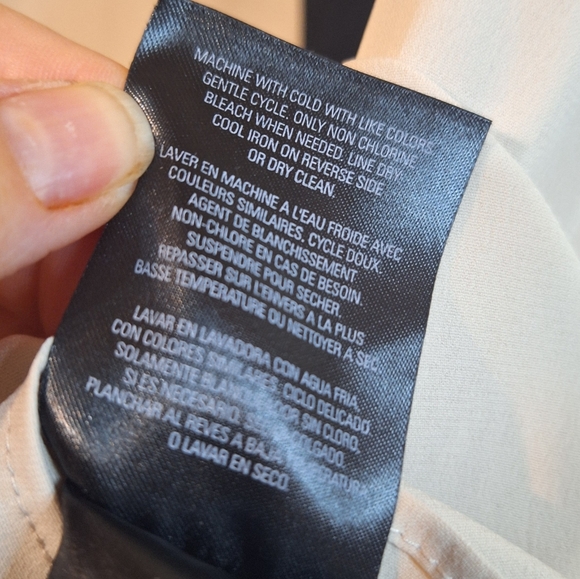 Tahari medium sleeveless taupe and black keyhole blouse - Picture 4 of 7